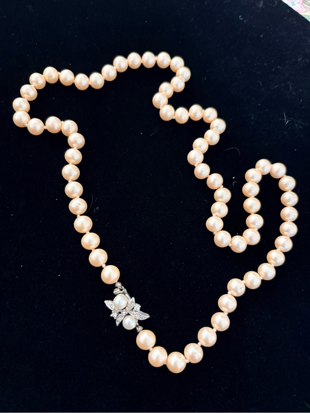 Authentic vintage strand of pearl with gorgeous timeless clasp.